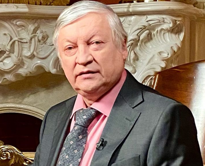 Anatoly Karpov no hospital em coma induzido: ex-campeão mundial de