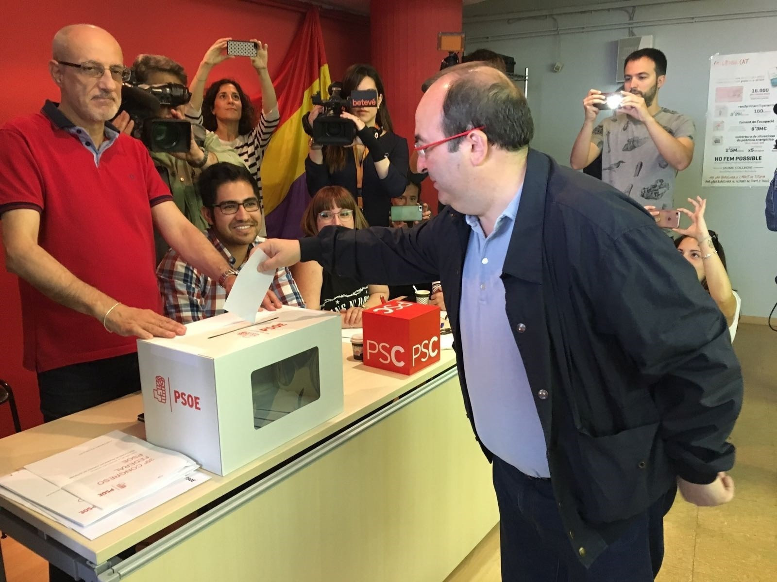 MiquelIcetaPSCvotaenlasprimariasdelPSOE 1