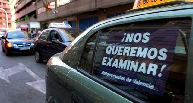 Huelga examinadores autoescuelas 3