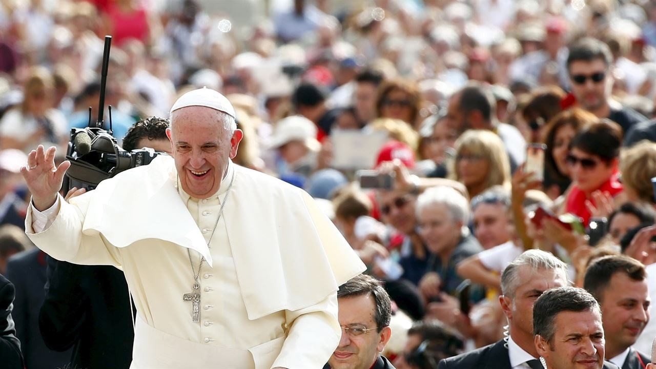 El Papa autoriza a todos los sacerdotes absolver el pecado del