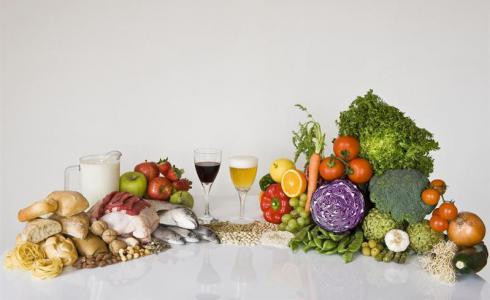 How does the Mediterranean diet help against cardiovascular diseases?