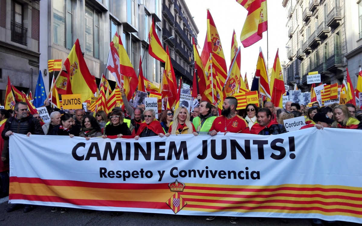 Manifestación en Barcelona bajo el lema Caminem Junts! Respeto y Convivencia