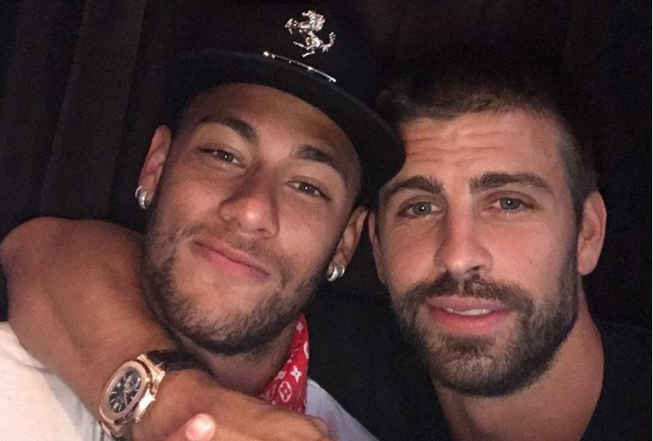 El cu00e9lebre selfie de Piquu00e9 'Neymar se queda'