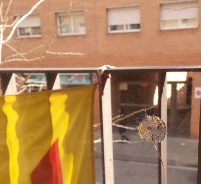 Disparan balines contra una estelada