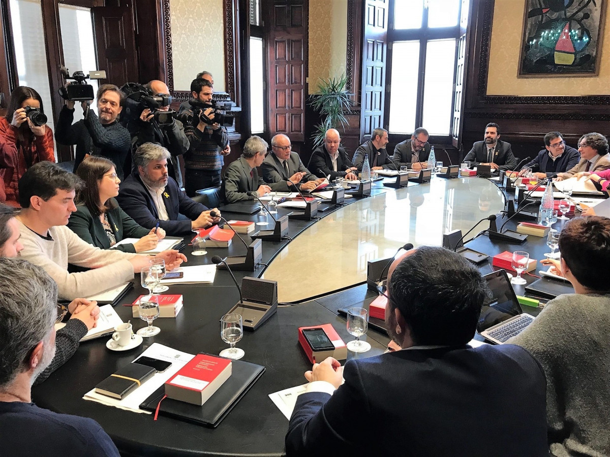 Mesa del Parlament aborda la Ley de Presidencia