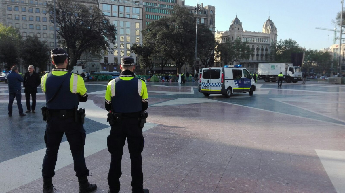 Plaza catalunya desalojada 2