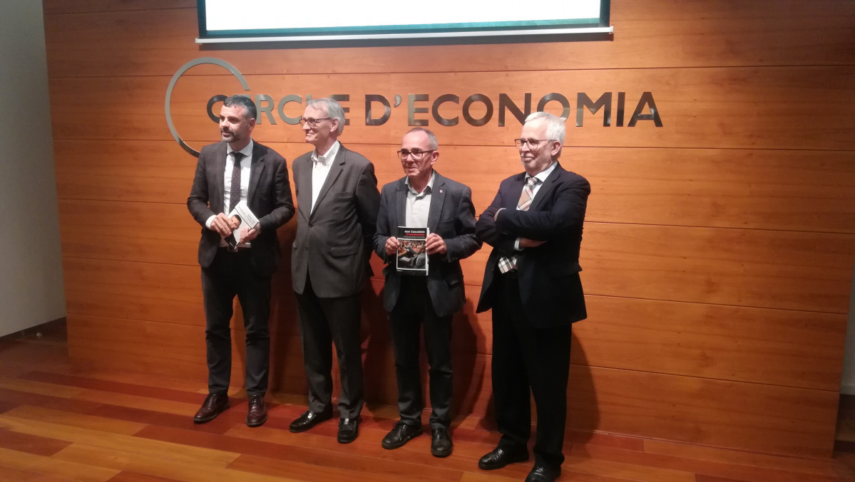 El exconseller S.Vila (PDeCAT), A.Costas (C.Economía) y exdiputado J.Coscubiela