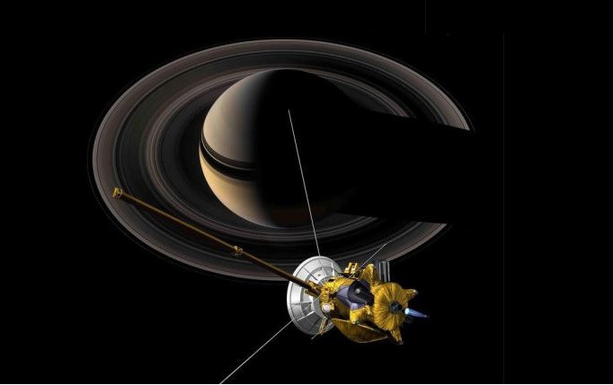 La sonda Cassini sobre Saturno