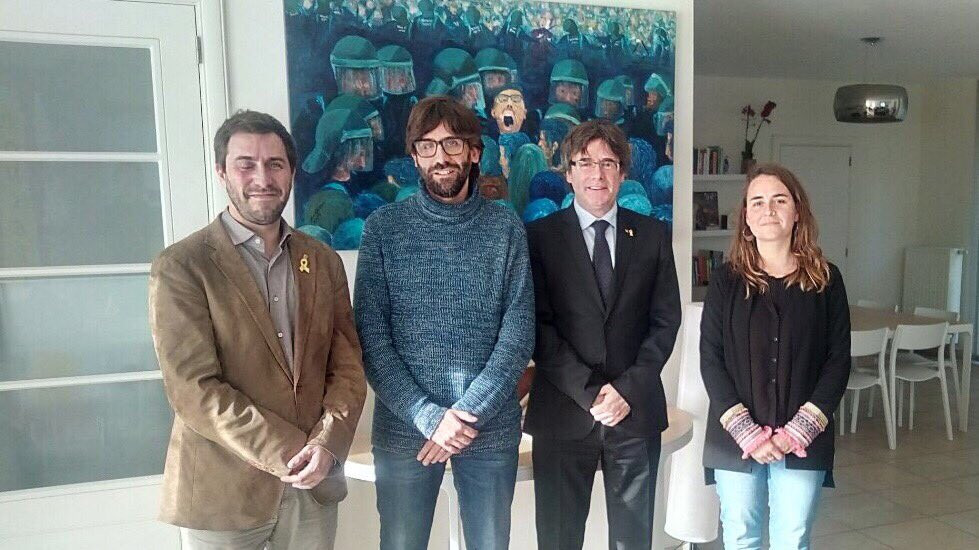 CUP Poble Lliure con Carles Puigdemont y Toni Comin