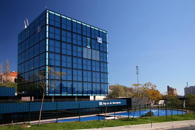 Edifici Aigües de Barcelona a Collblanc