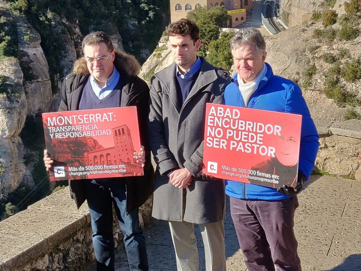 Víctimas de presuntos abusos se concentran en Montserrat