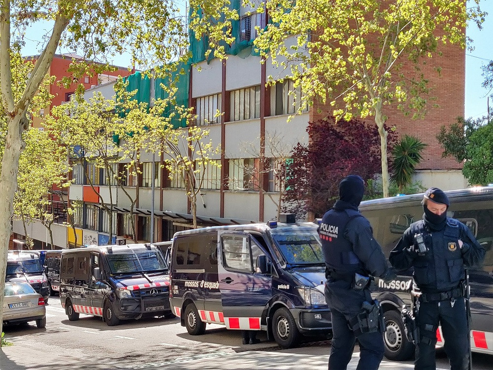 Operación contra una banda de ladrones georgianos que ocupaban el instituto abandonado donde se rodó Merlí