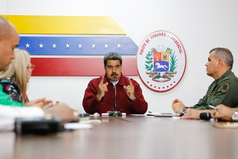 Imagen maduro reunido