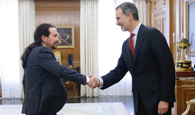 Pablo Iglesias con Felipe VI en la Zarzuela