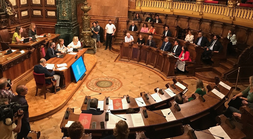 Pleno del Ayuntamiento de Barcelona en agosto de 2019