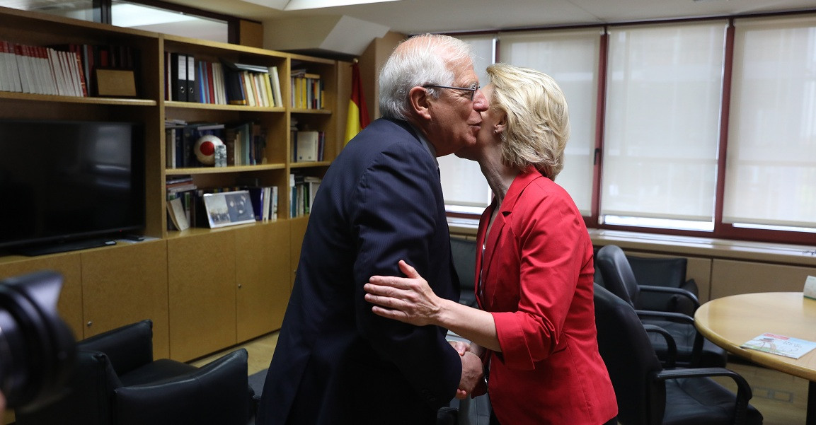 Josep Borrell y Ursula von der Leyen