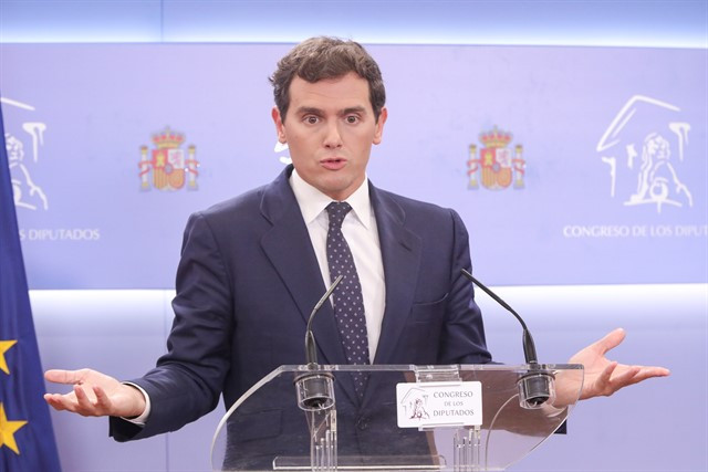 Albert Rivera ofrece una rueda de prensa en el Congreso tras su reunión con el Rey en Zarzuela