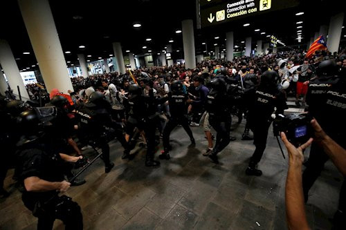 Cargas en el aeropuerto del Prat TsunamiDemocràtic