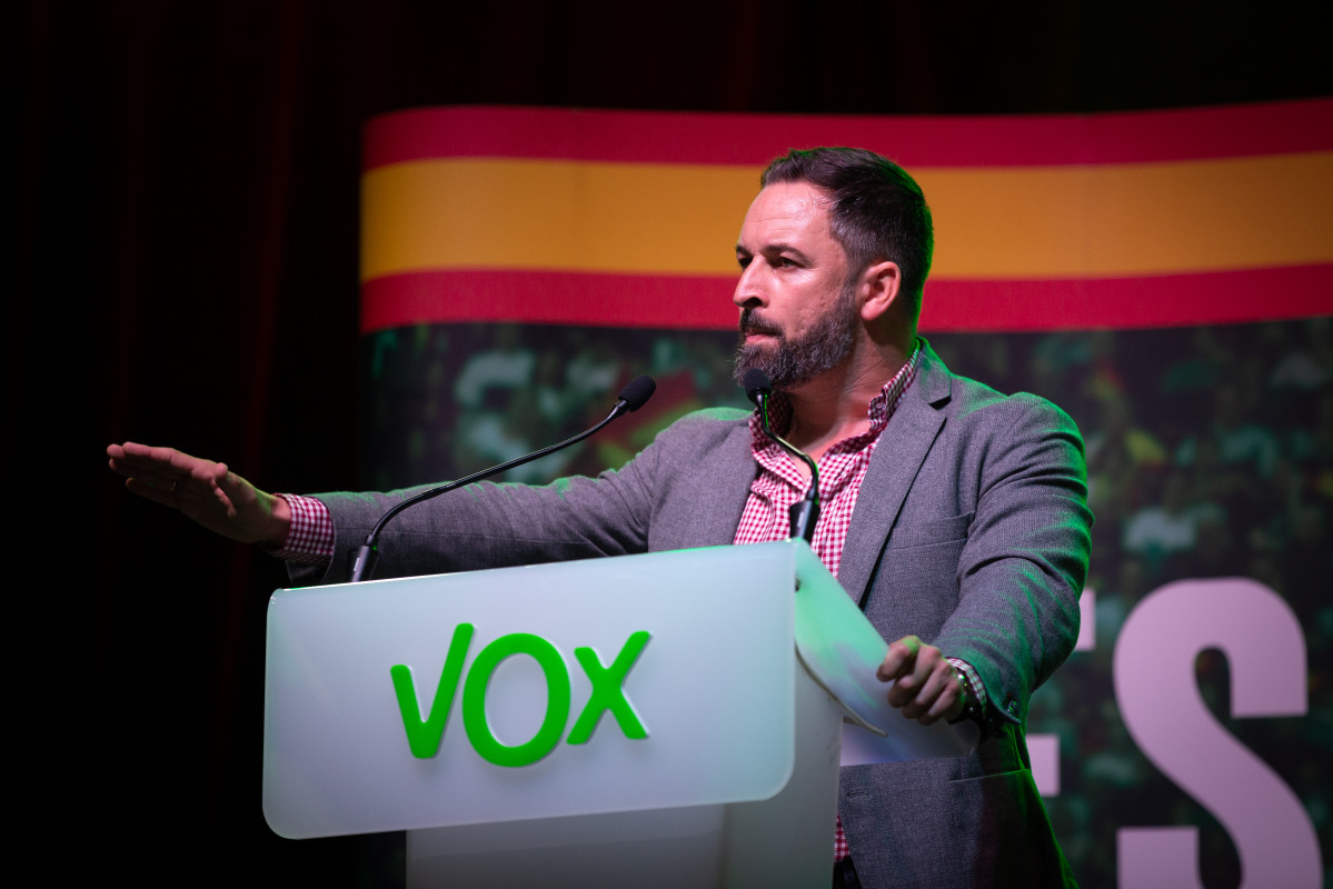 El presidente de Vox, Santiago Abascal, durante su intervención en el acto de apertura de campaña en Barcelona (España), a 31 de octubre de 2019.