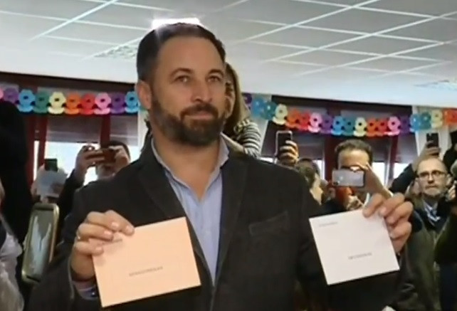 Santiago Abascal ejerciendo derecho voto 2019