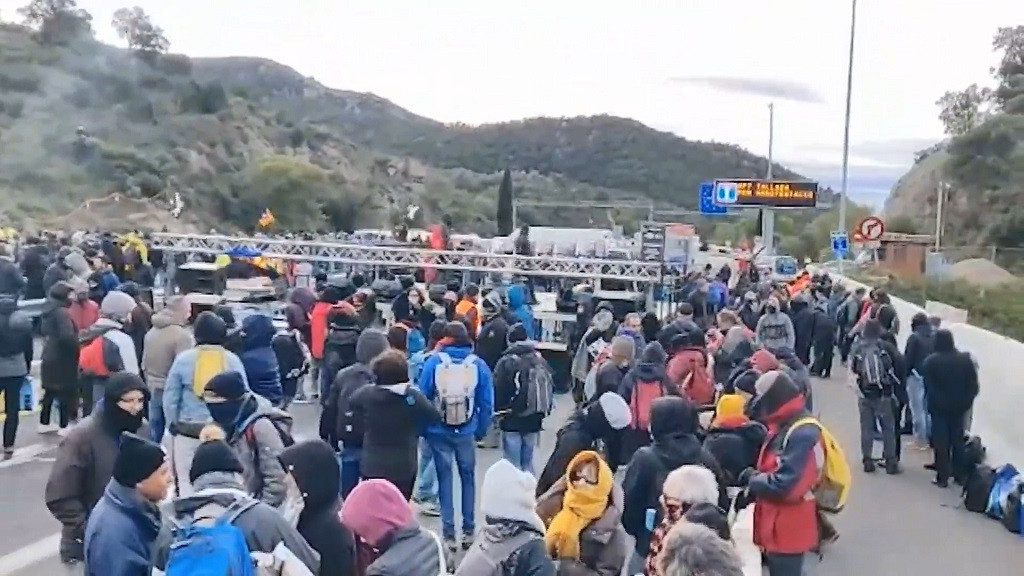 Manifestantes bloquean La Jonquera