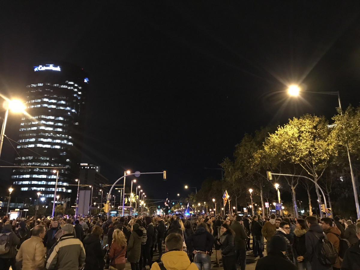 Los CDR cortan el acceso a Barcelona por la avenida Diagonal