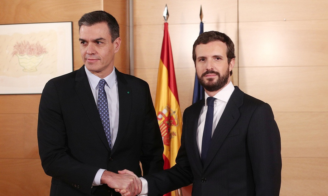 Pedro Sánchez con Pablo Casado diciembre 2019