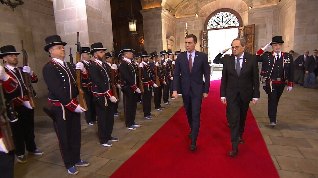 Pedro Sánchez y Quim Torra antes de su reunión el 6 de febrero