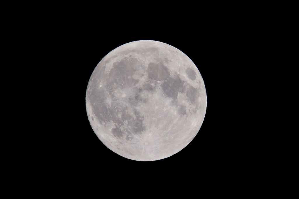 La luna llena, foto de Peter de Vink en Pexels