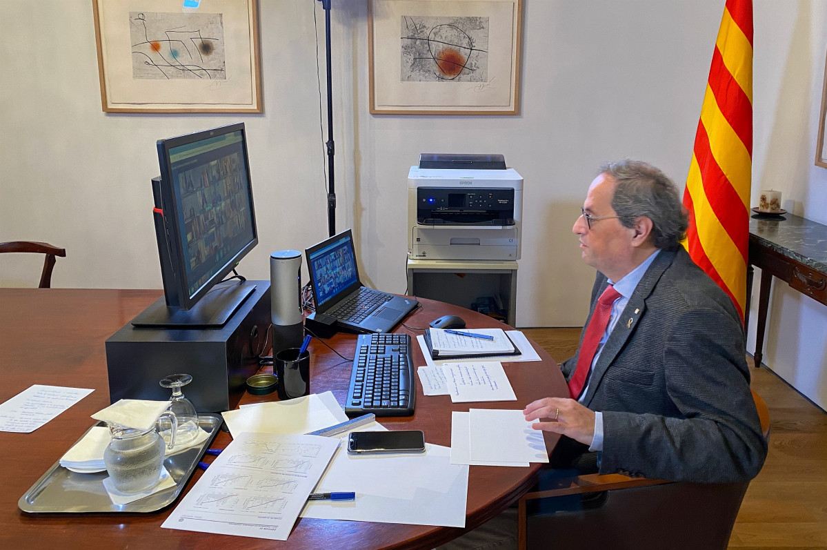 El presidente de la Generalitat, Quim Torra, durante la sexta videconferencia de presidentes autonómicos por el coronavirus, a 19 de abril de 2020.