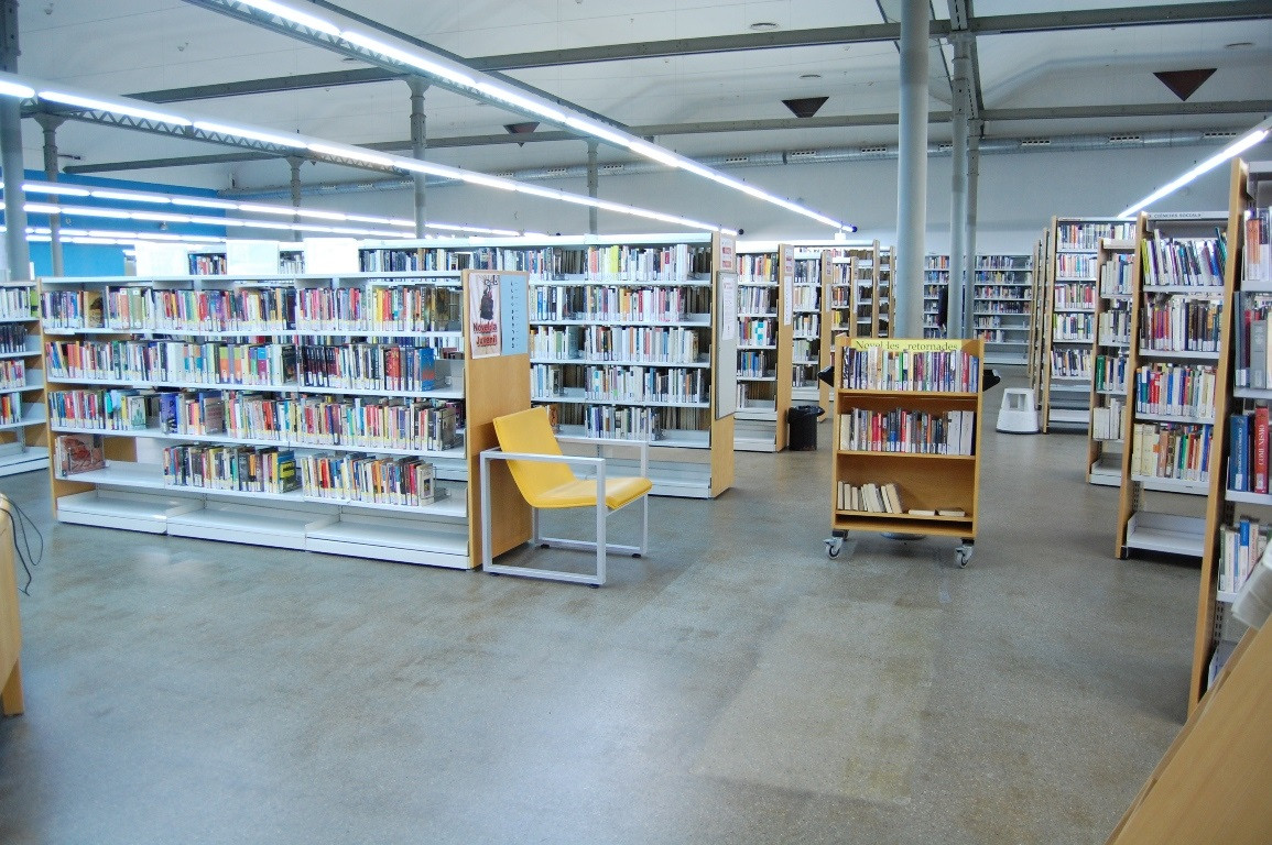 Una biblioteca de Badalona, a Barcelona, en una imatge facilitada per l'Ajuntament