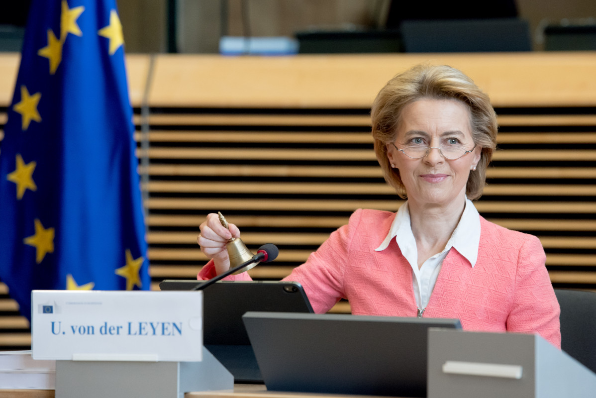 HANDOUT - 17 June 2020, Belgium, Brussels: European Commission President Ursula von der Leyen holds the weekly commissioners meeting. Photo: Etienne Ansotte/European Commission/dpa - ATTENTION: editor