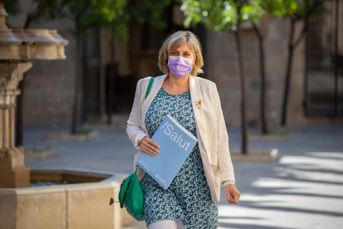 La consellera de Salud de la Generalitat, Alba Vergés, a su llegada al Palau de la Generalitat el segundo día de la Fase 2 en Catalunya para celebrar el primer Consell Executiu presencial. En Barcel