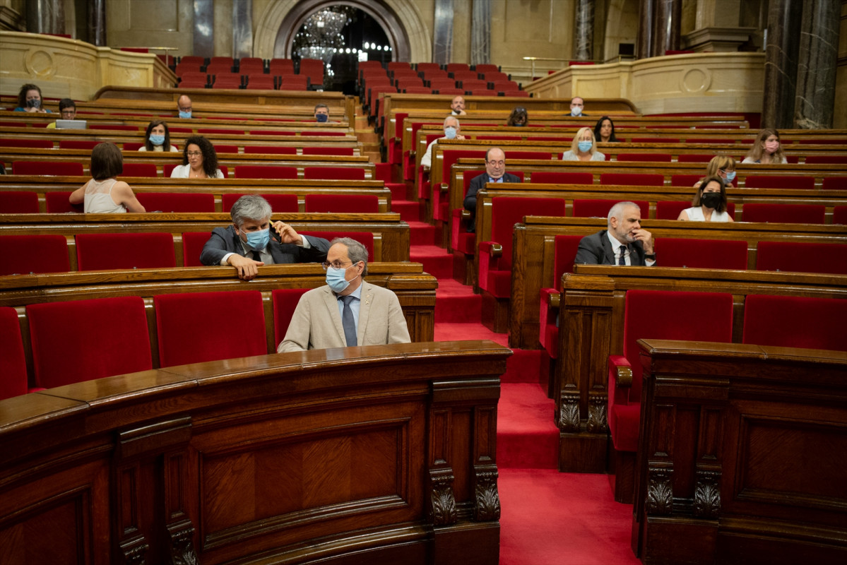 Pleno en el Parlament catalán durante la segunda sesión plenaria monográfica sobre la gestión de las residencias para personas mayores y para personas con discapacidad durante la pandemia del COVID-19.