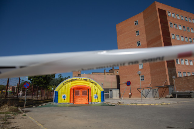 Hospital de campaña para atender a enfermos de coronavirus junto al Hospital Universitario Arnau de Vilanova de Lleida