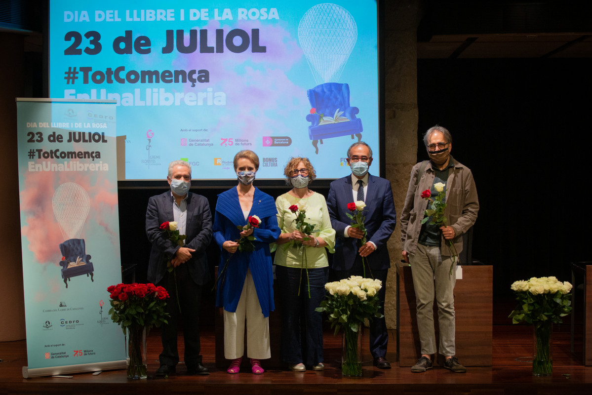 EuropaPress 3236269 i d presidente gremi floristes joan guillen consellera cultura generalitat