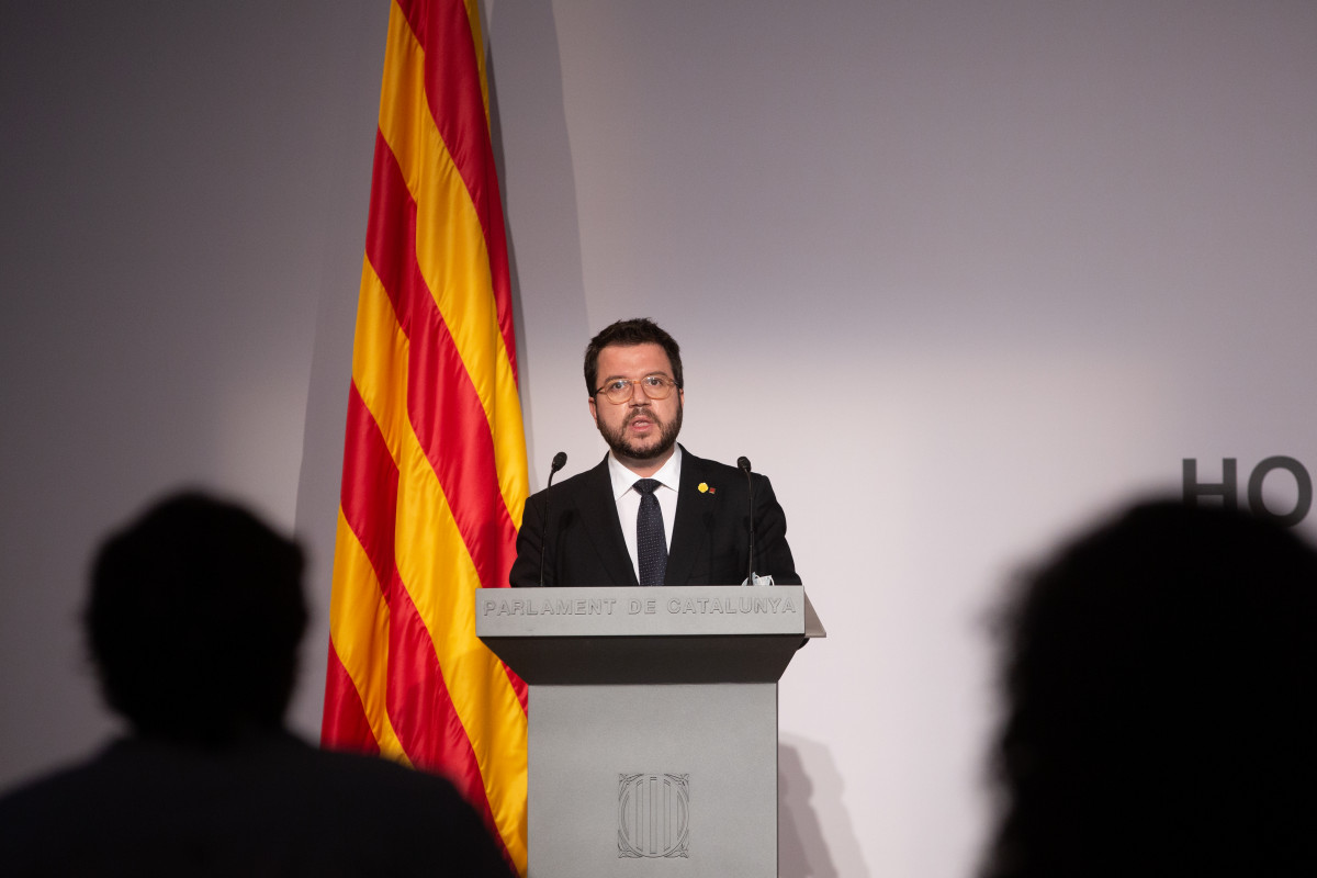 El vicepresidente de la Generalitat en funciones de presidente, Pere Aragonès, interviene en el acto homenaje al expresident de la Generalitat de Catalunya, Lluís Companys, por el 80 aniversario de 