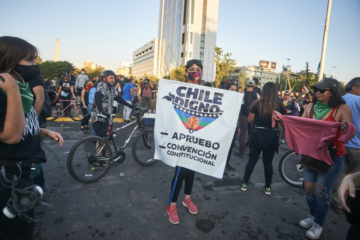 AMP.- Chile.- Chile aprueba con más del 78 por ciento poner fin a la Constitució