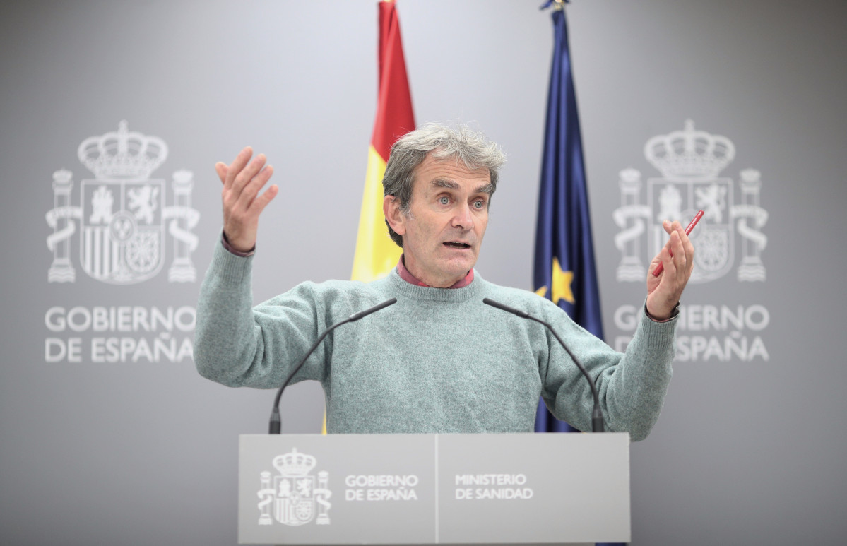 El director del Centro de Coordinación de Alertas y Emergencias Sanitarias (CCAES), Fernando Simón, comparece en rueda de prensa en Moncloa para informar de la evolución de la pandemia, en Madrid (