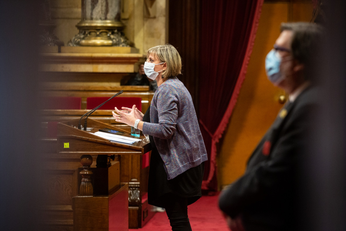 La consellera de Salut de la Generalitat, Alba Vergés, interviene durante un pleno celebrado en el Parlament de Cataluña para tratar la crisis sanitaria del coronavirus, en Barcelona, Catalunya, (Es