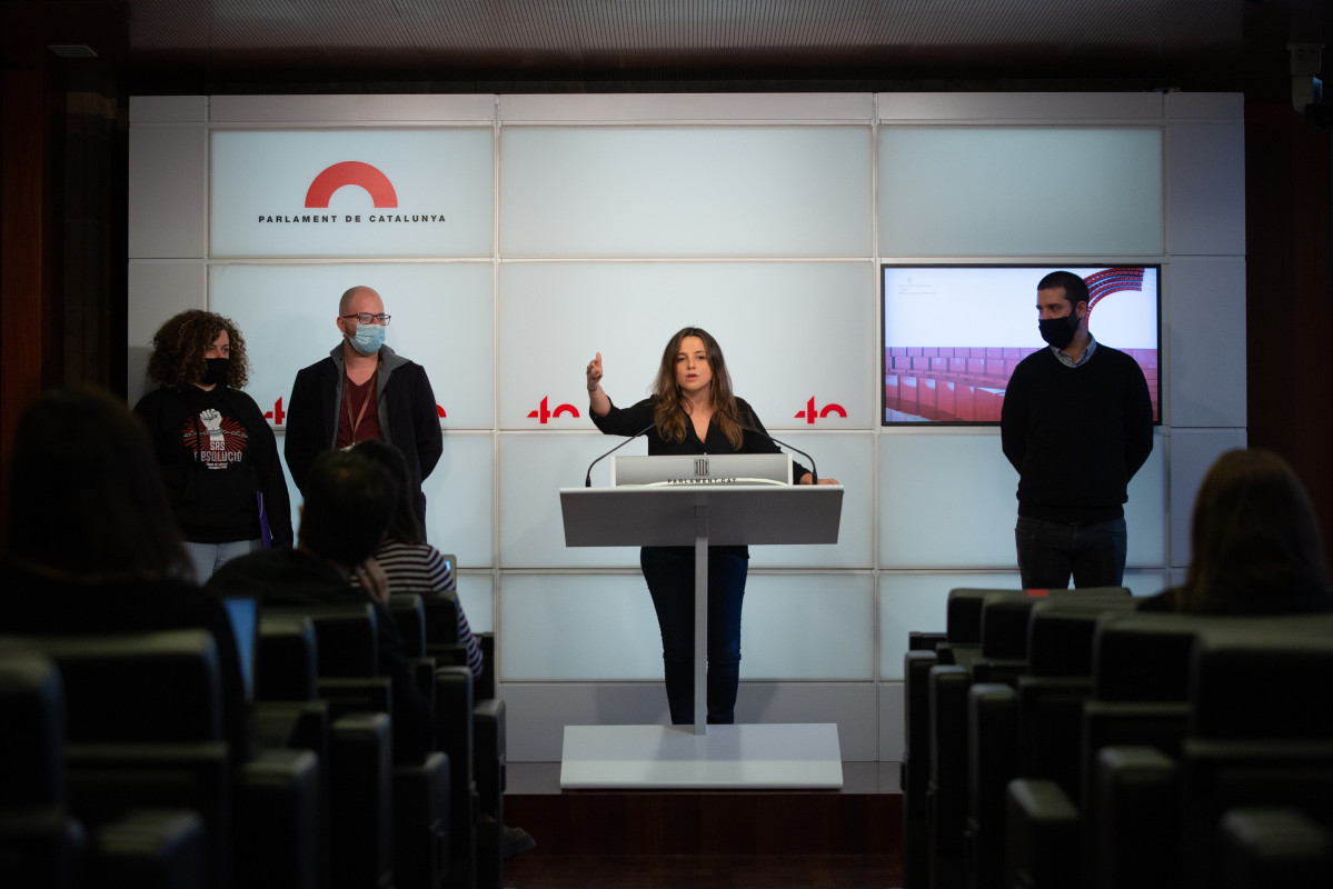 La diputada de la CUP Maria Sirvent durante la rueda de prensa en el Parlament el día 11 de noviembre de 2020