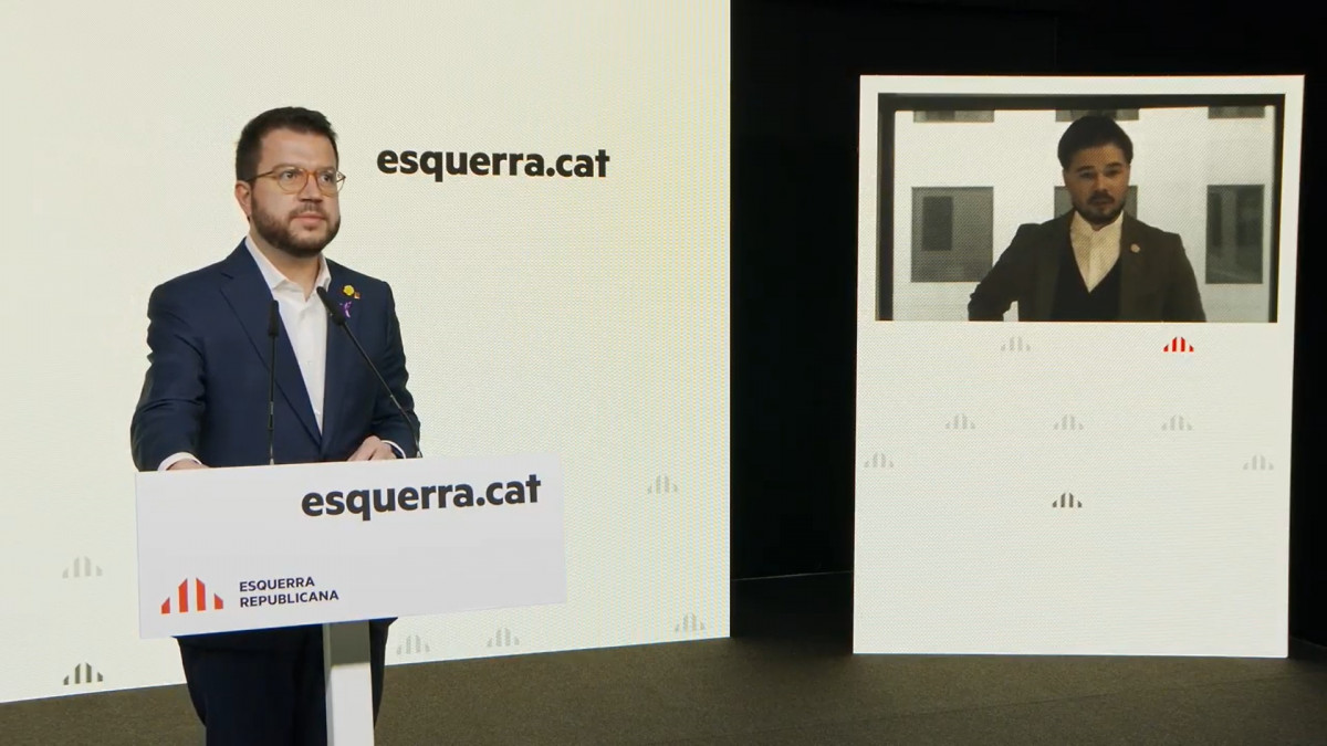 El vicepresidente de la Generalitat, Pere Aragonès, y el portavoz de ERC en el Congreso, Gabriel Rufián, en rueda de prensa telemática.