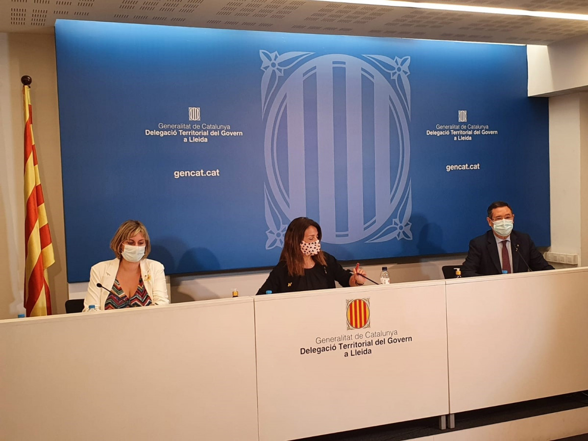 Alba Vergés, Meritxell Budó y Ramon Farré.