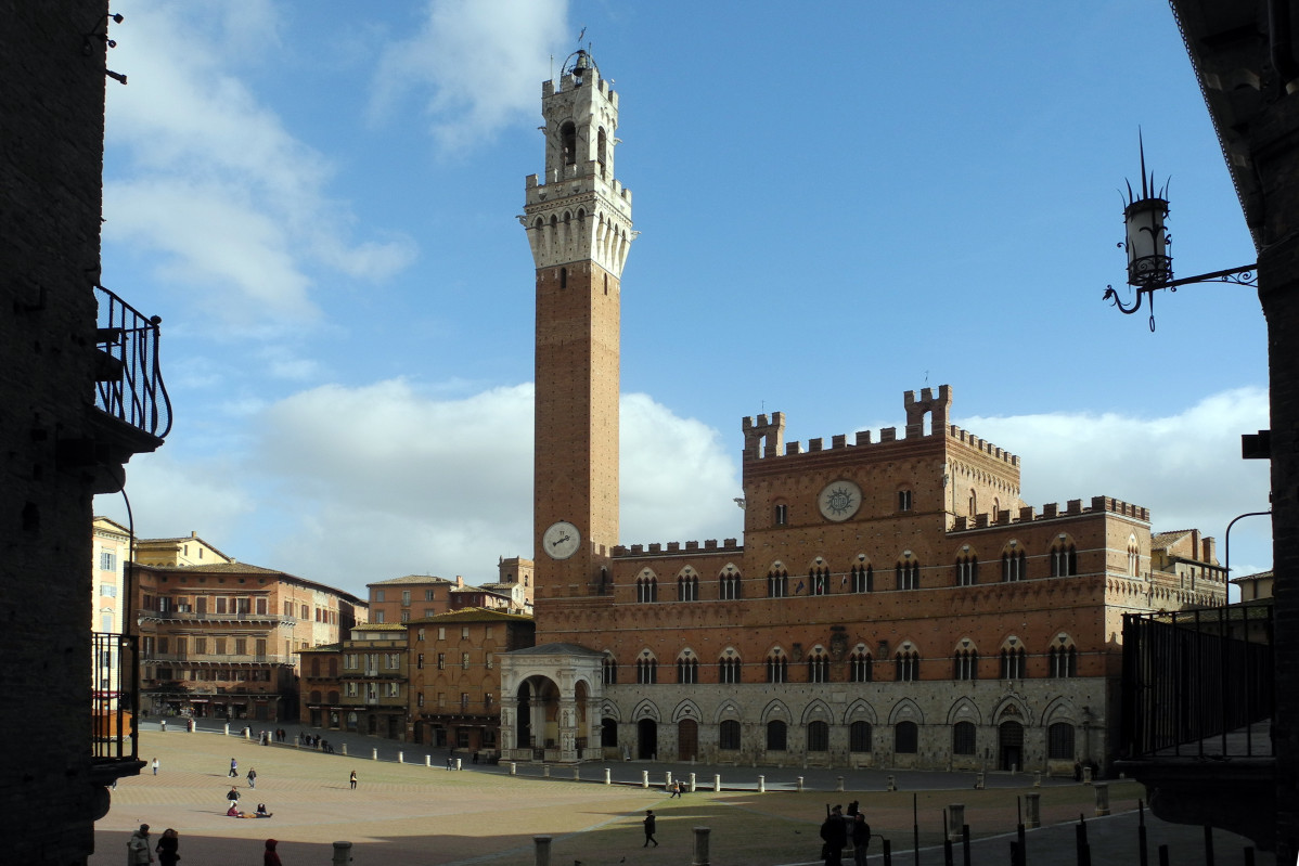 4. Piazza di Campo, Siena. (1)