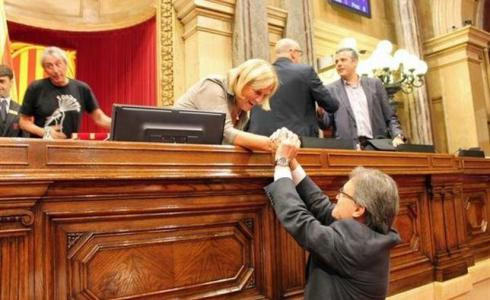 Los expresidentes del Parlament De Gispert, Benach y Rigol cierran la lista de Junts pel sí