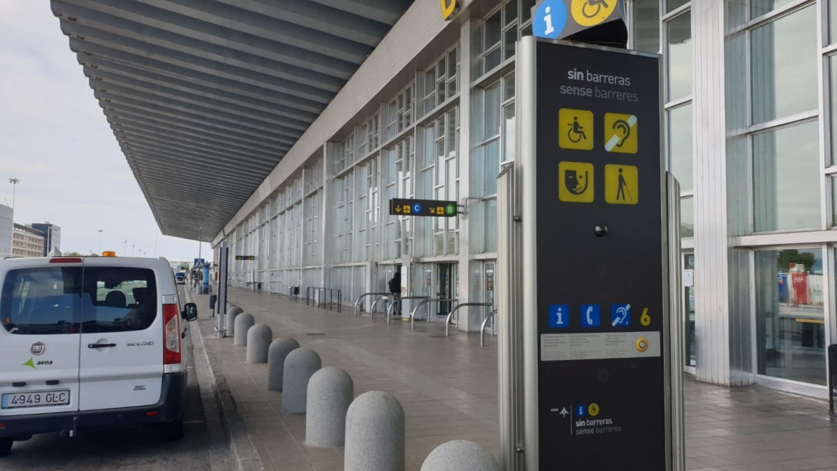 La Terminal 2 (T2) del Aeropuerto de Barcelona cerrado por el coronavirus, en El Prat de Llobregat el 27/3/2020