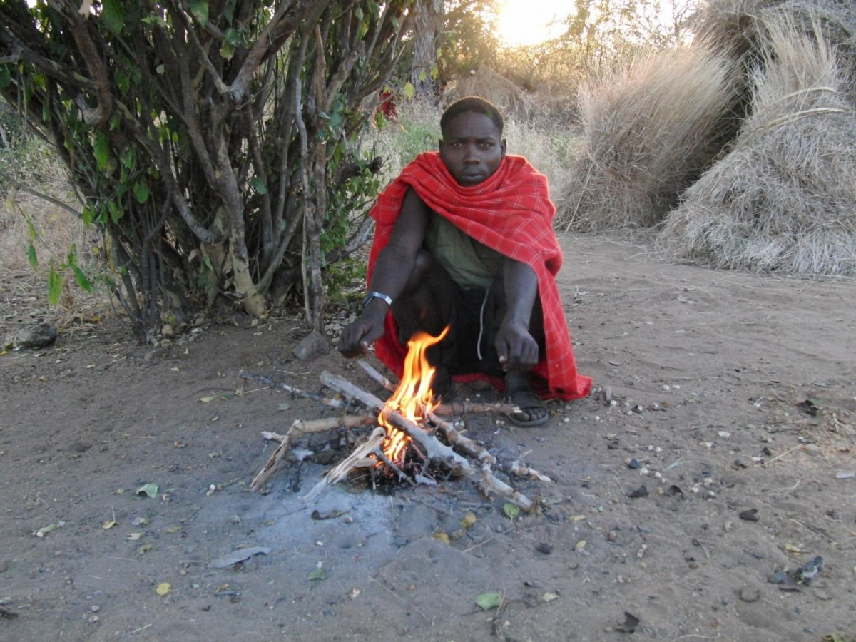 Los hadza en Tanzania se ponen en cuclillas o arrodillarse cuando toman un descanso, lo que los científicos creen que puede evitar algunos riesgos de enfermedades cardíacas y metabólicas.