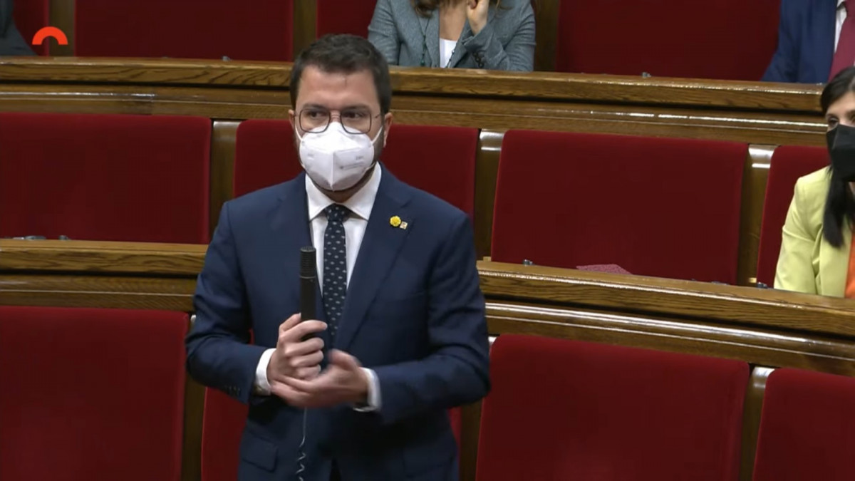 El vicepresident de la Generalitat en funcions, Pere Aragonès, en la sessió de control en el ple del Parlament.