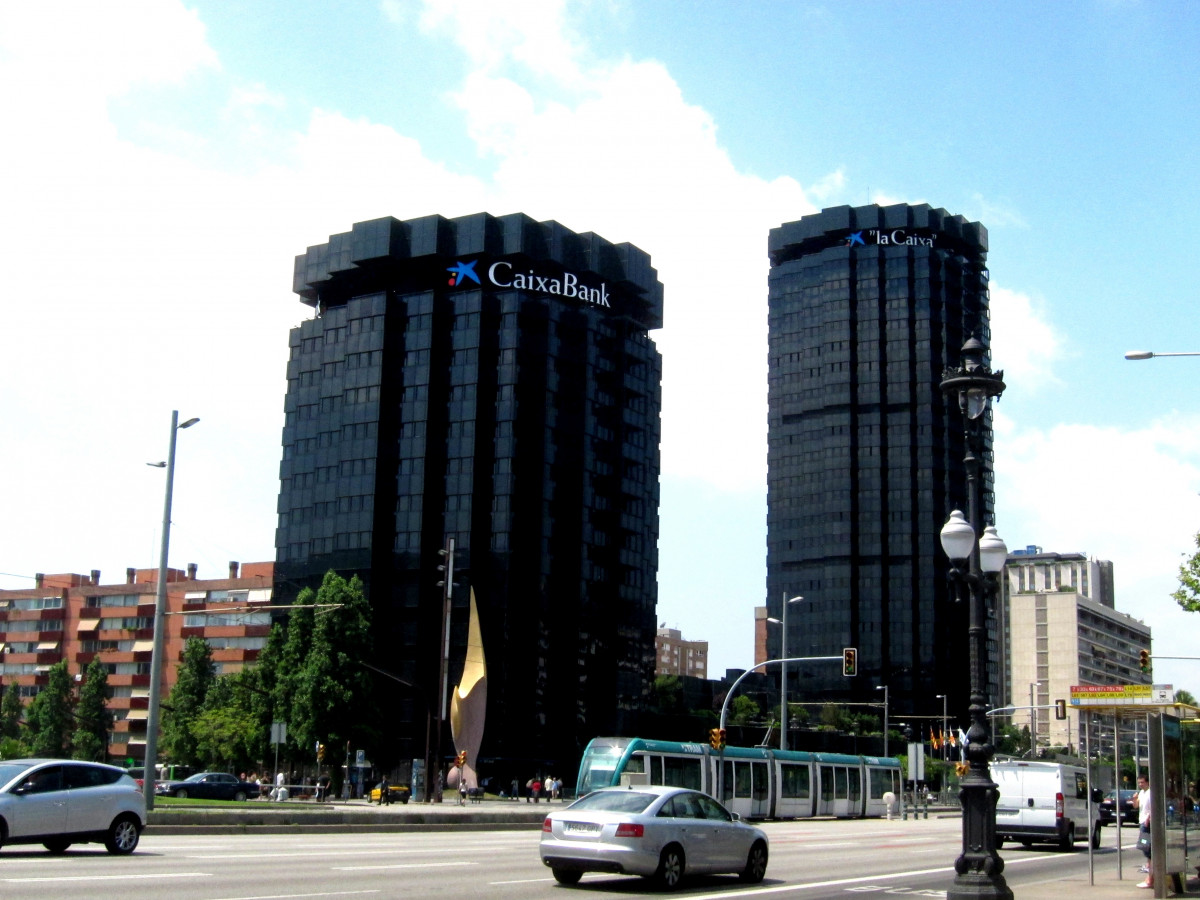 Archivo - Sede De La Caixa Con El Logotipo De Caixabank