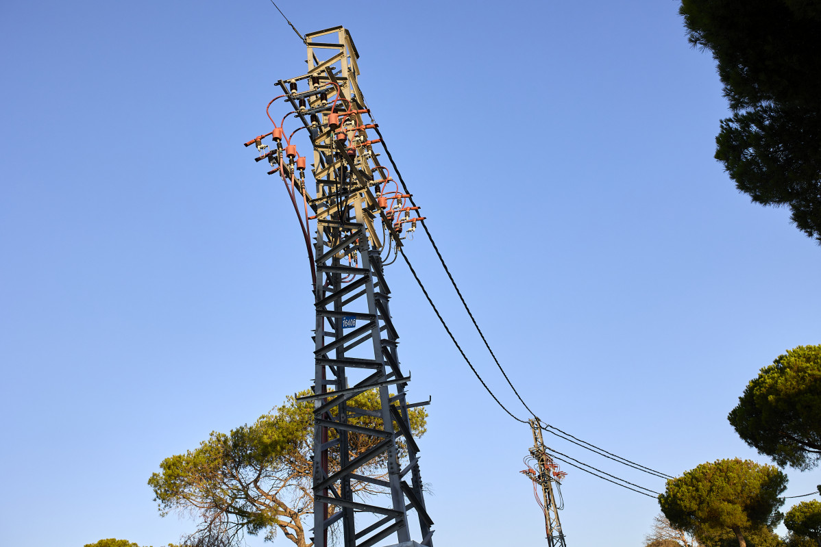 Una central eléctrica, a 21 de agosto de 2021, en Madrid (España). El precio medio diario de la electricidad en el mercado mayorista caerá este domingo un 8,74%, por lo que desciende por segunda jo